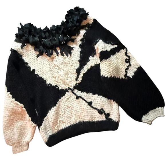 Vintage Abstract Black & Cream Knit Sweater Ribbon Collar Detail M/L - Picture 1 of 5